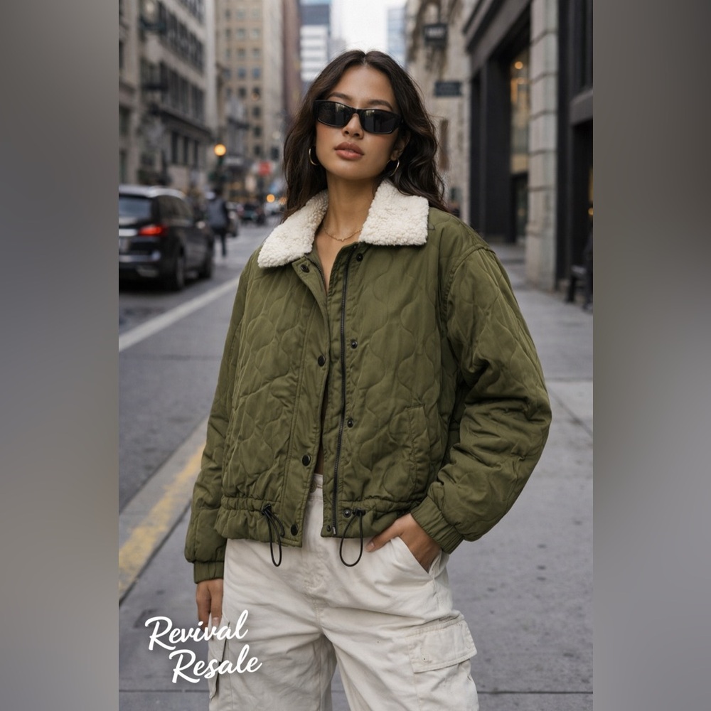 Elodie Olive Cropped Bomber Jacket Sherpa Collar‎ Cozy S